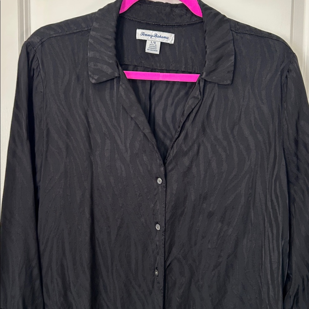 Tommy Bahama Women’s Black Zebra Print Button Down Blouse L